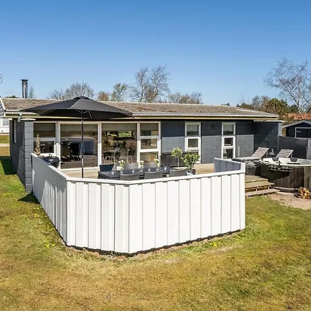 Stunning In With 2 Bedrooms * Hadsund